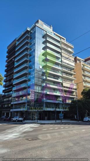 Barrio Parque - 195 m2 - 3 dorm en suite + dependencia con cochera